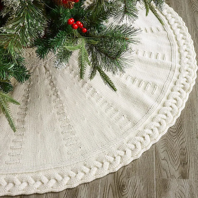 Red or White Knitted Christmas Tree Skirt