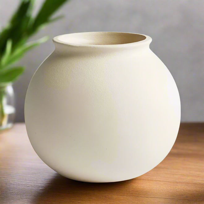 Matte Ceramic Round Vase Decorative Home Décor Soft Minimalist Design Indoor Floral Display 6.69 inch Elegant Centerpiece