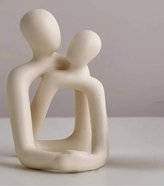 Heartwarming Loving Couple Resin Statue - A Timeless Modern Home Decor Accent for Bookshelves, Office Desks, and Nightstands