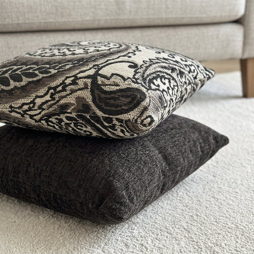 Paisley Pattern Textured Luxury Throw Pillow Covers