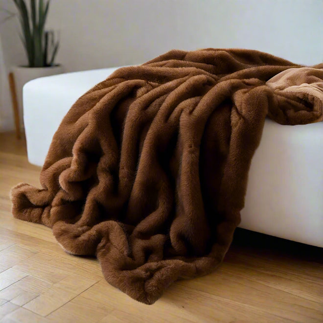 American Luxury Faux Fox Plush Blankets High-Quality Thickened Warm Solid Color Sofa Cover Fluffy Soft Nap Shawl for Office